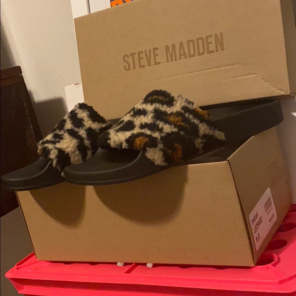 STEVE MADDEN leopard print slides! - Picture 3 of 4
